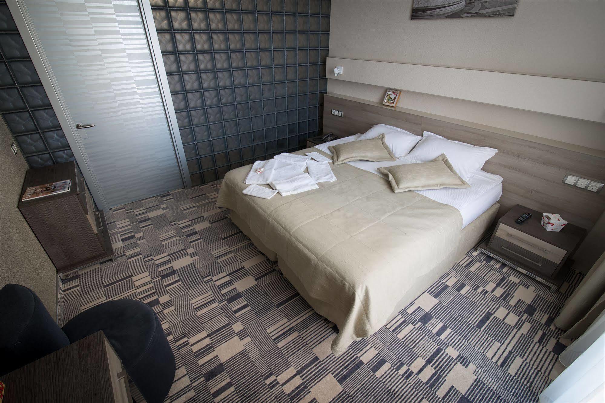 12Th Floor Apartments Odessa Extérieur photo